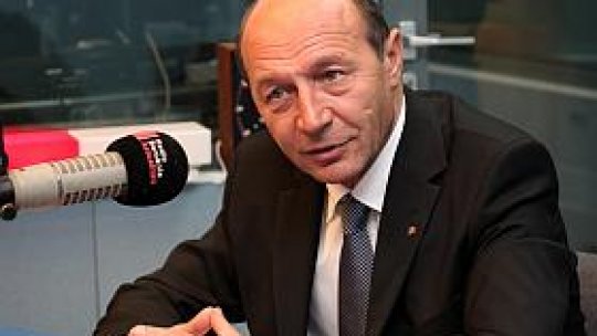 Traian Băsescu: "Nu `jucător`, ci `implicat`"