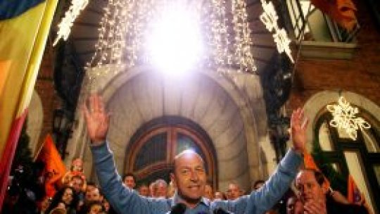 Băsescu: "Ca preşedinte voi trata toţi românii egal"