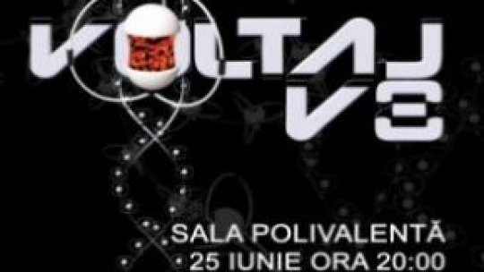 Voltaj îşi lansează cel mai recent album 'V8'.