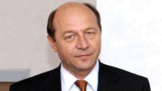 Traian Bãsescu participã, luni, la întronizarea noului episcop al Huşilor