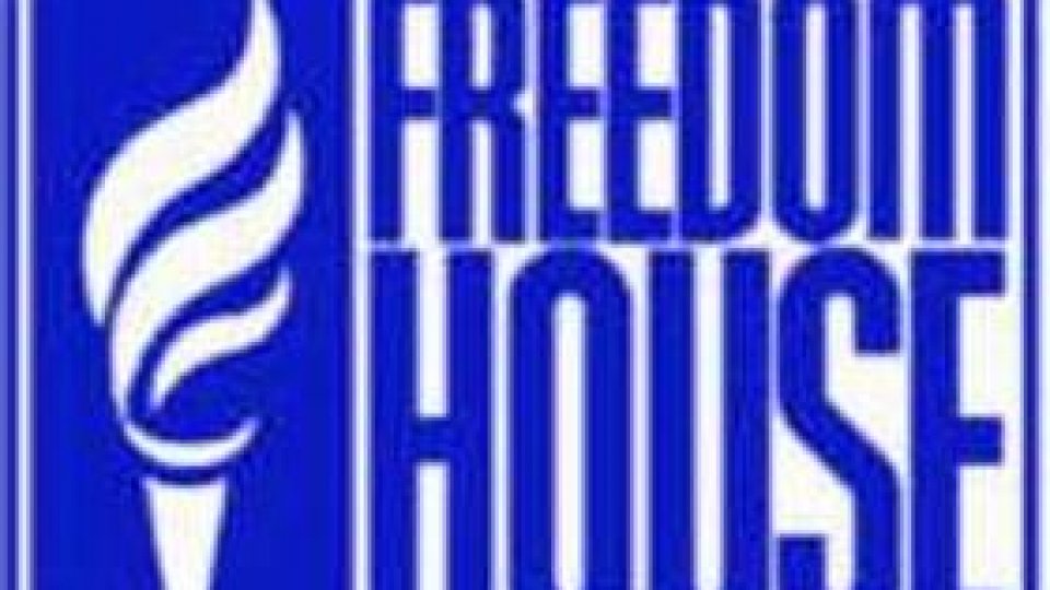 În România "democraţia bate pasul pe loc"