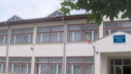 Bistriţa: Profesorii care fac subiectele la titularizare vor dormi pe timpul nopţii la ISJ