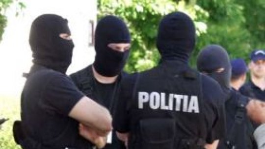 În cinci judeţe din România are loc o acţiune de combatere a crimei organizate