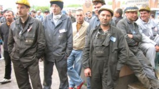 Sondaj CURS: România se îndreaptă într-o direcţie greşită