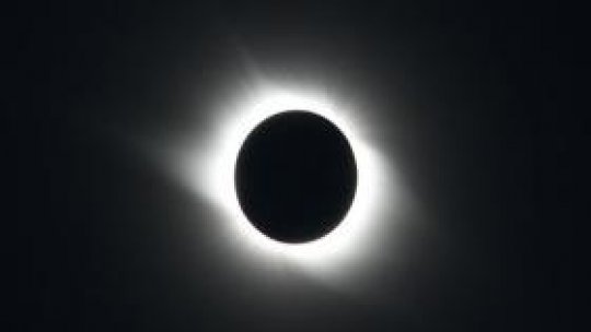 Eclipsă solară "unică" în Asia