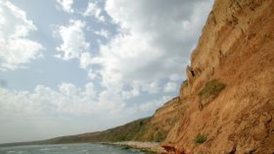 Nivelul oceanului planetar va creşte cu maximum 82 de centimetri până în 2100