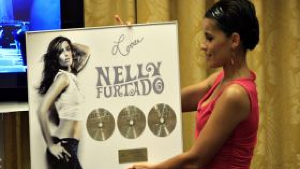 Nelly Furtado lansează single-ul "Manos Al Aire (Hands in the Air)"