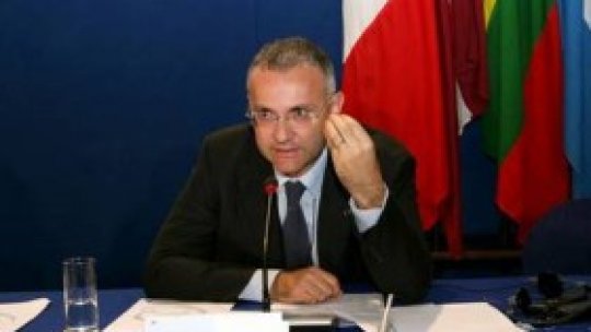 Mario Mauro îşi retrage candidatura la preşedinţia PE