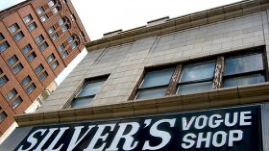 Vogue prezintă articole vestimentare mai ieftine