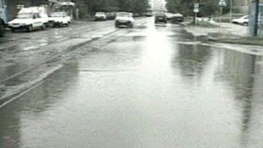Ploi torenţiale în Bucureşti