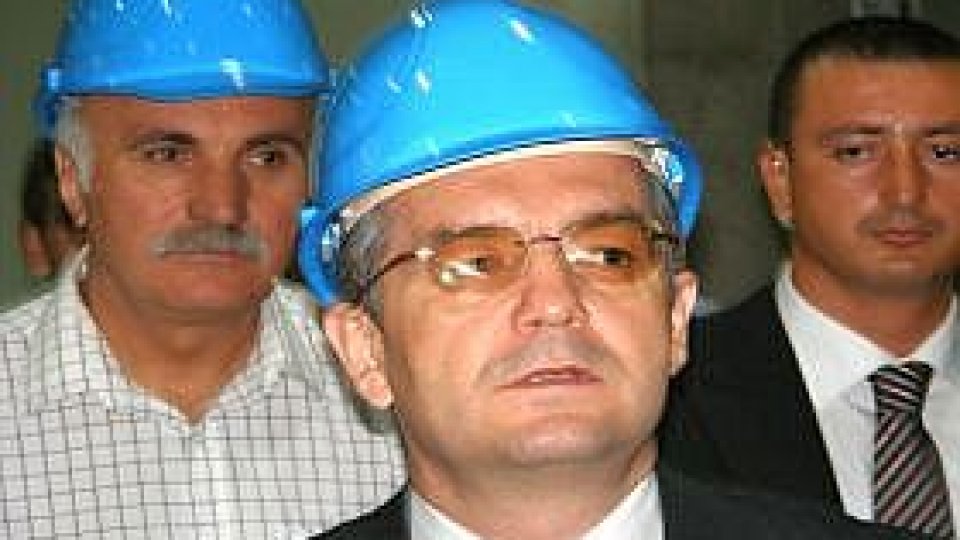 Emil Boc se întâlneşte cu reprezentanţii administraţiei locale