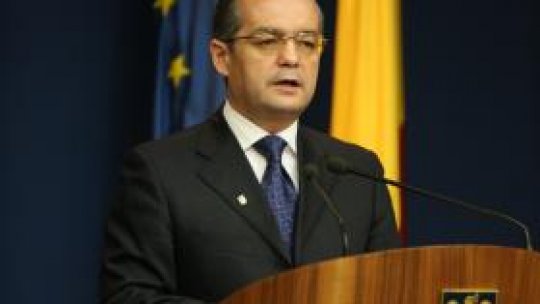 Emil Boc: "Restructurăm. Tăiem. Reducem"