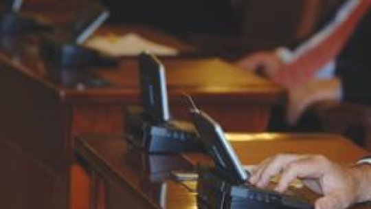 Legile educaţiei, dezbătute la Parlament