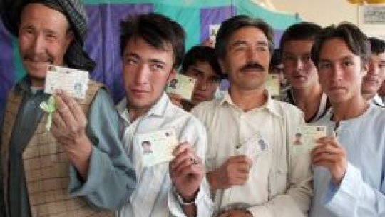 Alegeri printre gloanţe în Afganistan