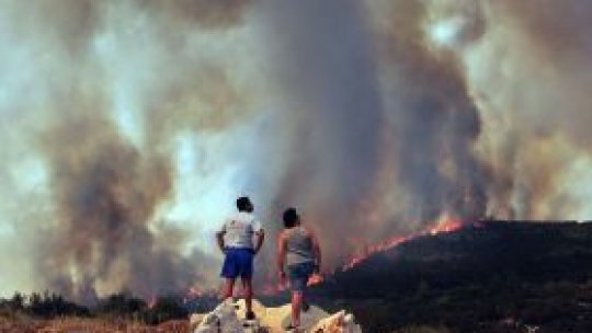 La Atena, o nouă zi de luptă cu incendiile