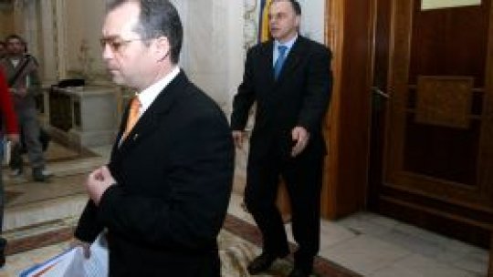 Strategie sau fumigenă?