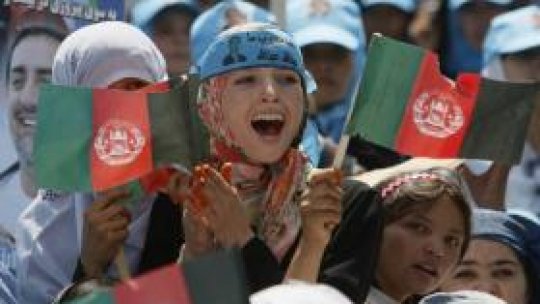 Uşor avans pentru Karzai