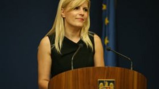 Elena Udrea dă startul salvamarilor