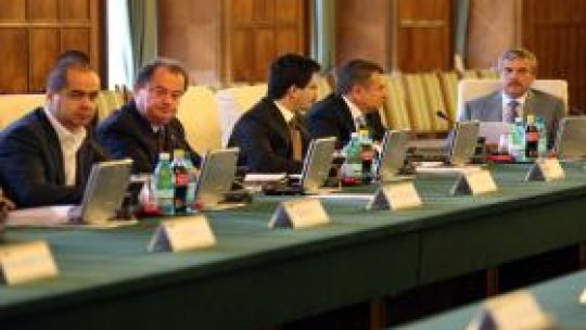 Miniştrii renunţă la 20% din salariu