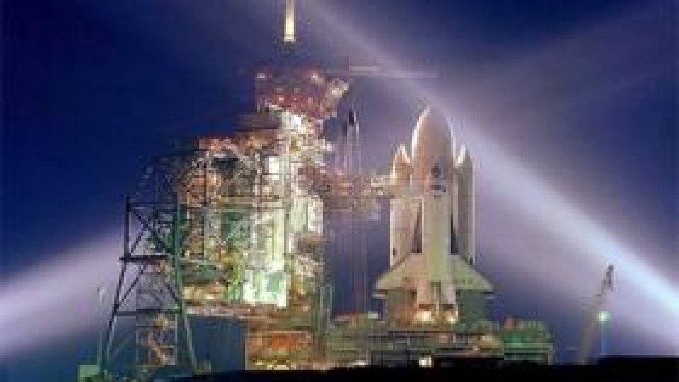 Discovery s-a cuplat la Staţia Spaţială Internaţională
