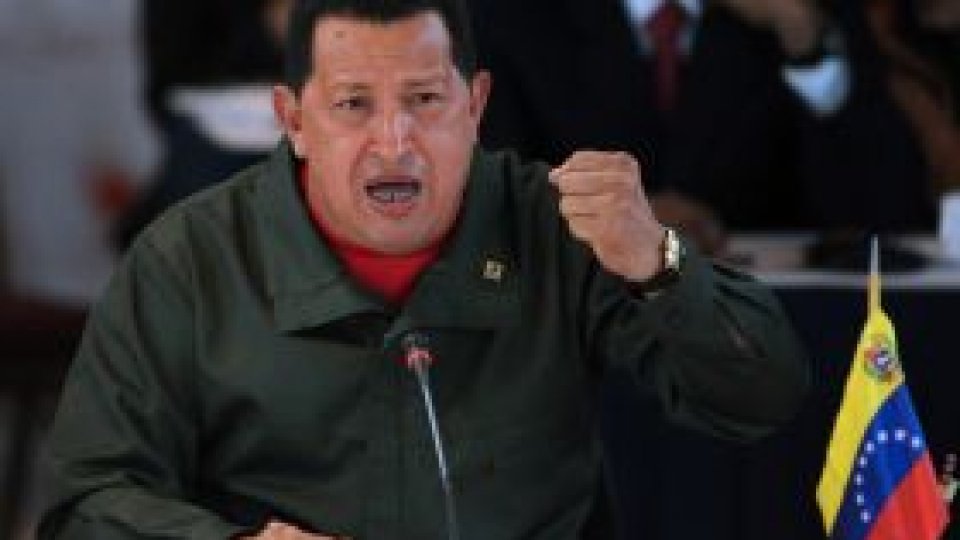 Hugo Chavez îşi retrimite ambasadorul în Columbia