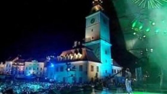 Ploaie de vedete pe scena Cerbului de Aur