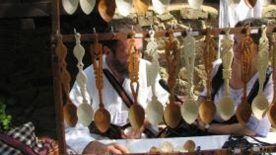 Lumea noastră - Tradiţii