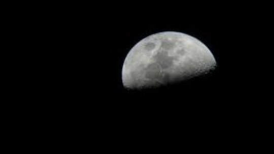 Există apă pe lună?