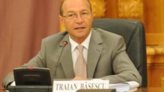 Preşedintele Traian Băsescu cere referendum odată cu prezidenţialele