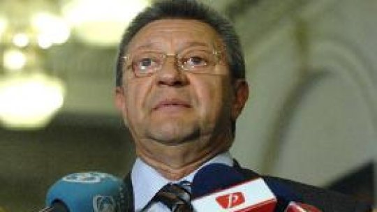 PSD şi PDL dau ultimatumuri, preşedintele îndeamnă la reţinere