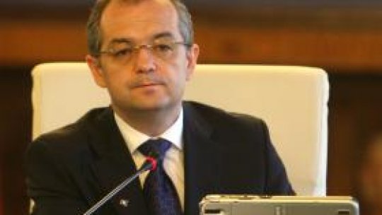 Emil Boc: "Salariile din Educaţie şi Sănătate nu vor scădea"