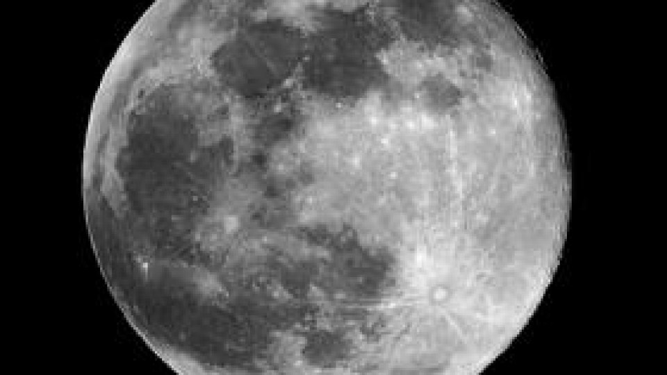 Hartă selenară "High Definition"