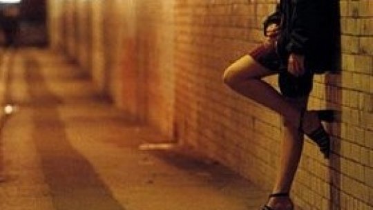 Prostituţia, întâi dezincriminare, apoi legalizare