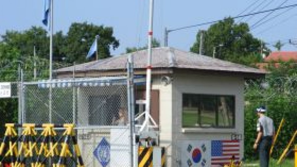 Turist pe graniţa dintre comunism şi capitalism