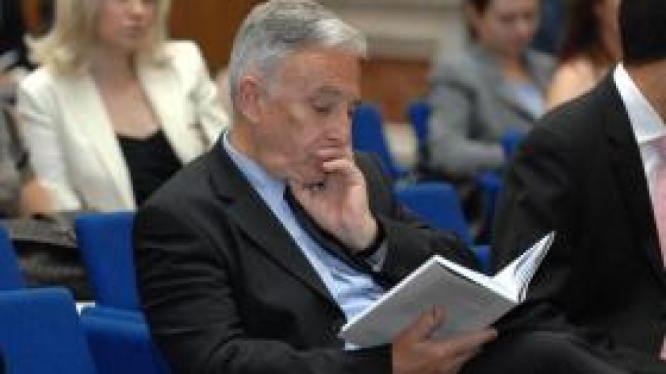 CEC Bank, ţinută în şah de Comisia Europeană