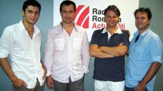 Invitați: Distinto și Andreea Godeanu