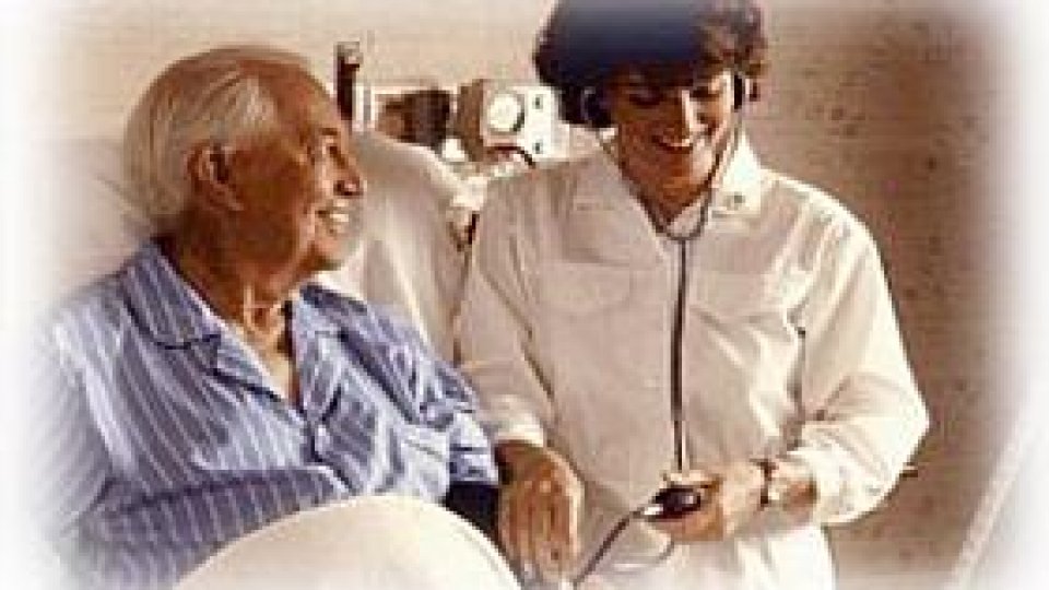 Teleasistenţă pentru bătrâni