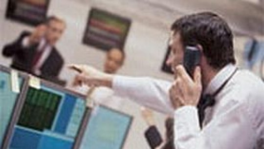 Leul "a muşcat" din euro