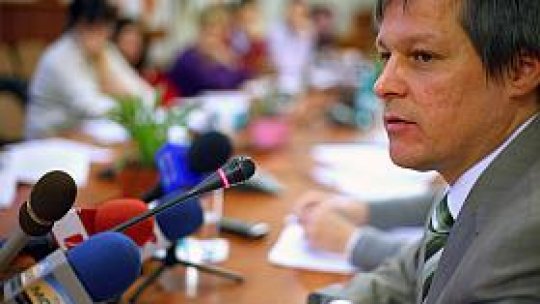 Cioloş le promite fermierilor "stabilitate" 