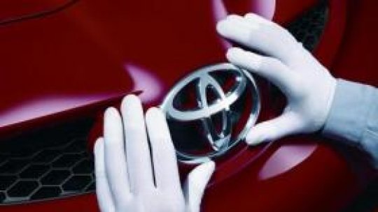 Toyota recheamă 2,3 milioane de maşini în SUA