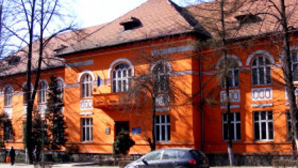 Comasarea şcolilor naşte confuzii