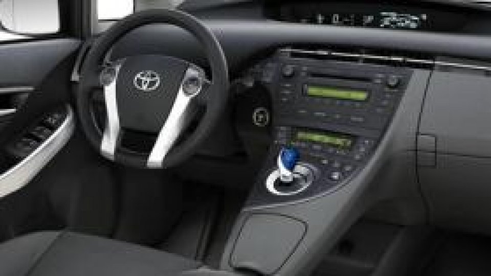 Toyota verifică două milioane de maşini din Europa