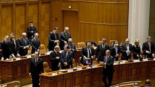 Luni debutează în Parlament sesiunea ordinară
