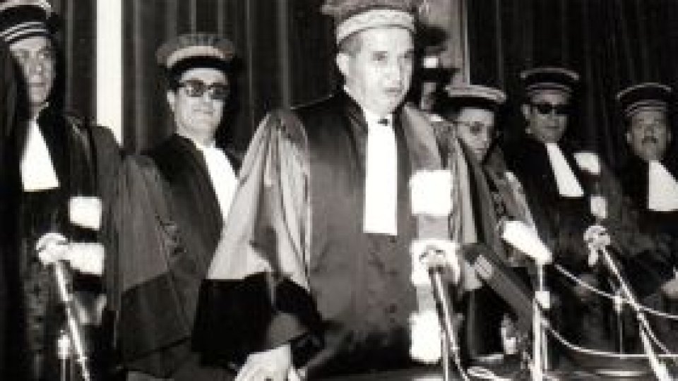 Nicolae Ceauşescu "rămâne Doctor Honoris Causa"