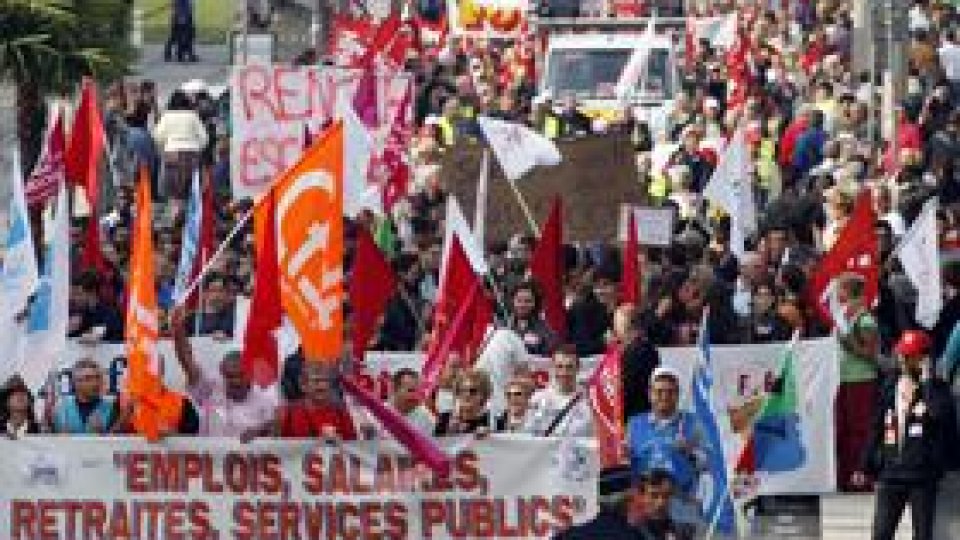 Sindicatele franceze menţin presiunile asupra guvernului