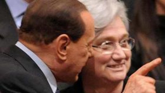 Bancurile lui Berlusconi irită opoziţia
