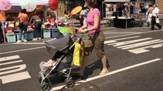 Concediul minim de maternitate, extins la 20 de săptămâni