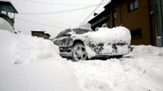 Drumuri îngreunate din cauza zăpezii