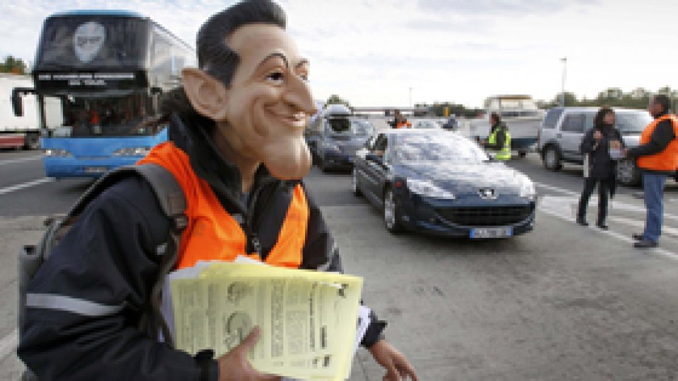 Protestele costă Franţa, zilnic, sute de milioane de euro