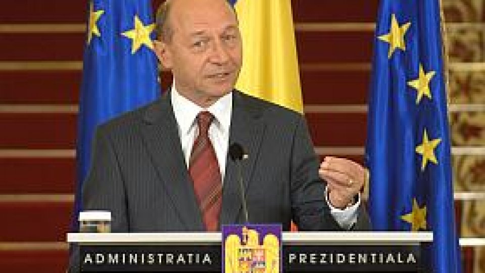 Preşedintele Traian Băsescu susţine o declaraţie de presă